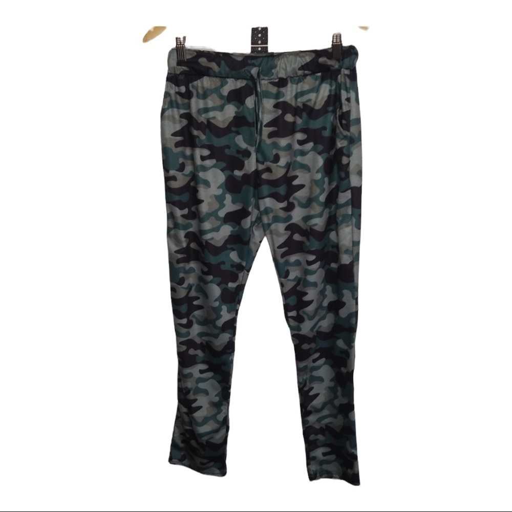 Camo leggings size large